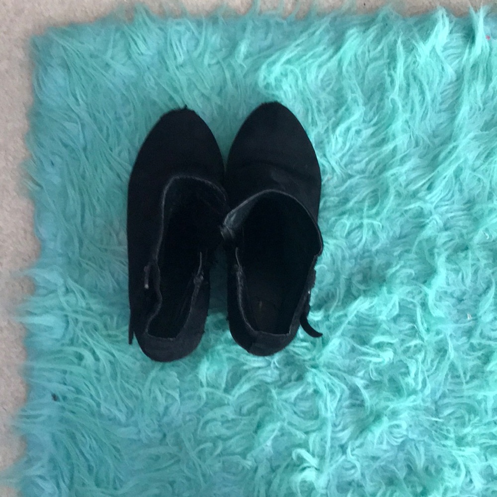 Black high heel kids shoes worn a few times